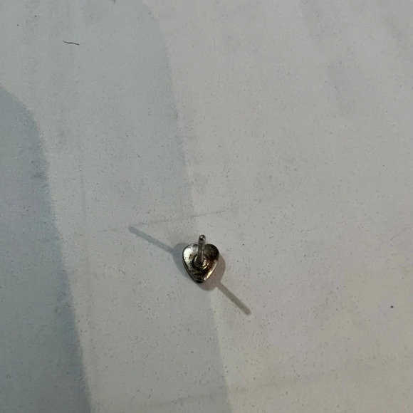 Yasemin Ozeri  Heart Shaped 925 Silver Stud Earrings NWOB - Picture 6 of 7